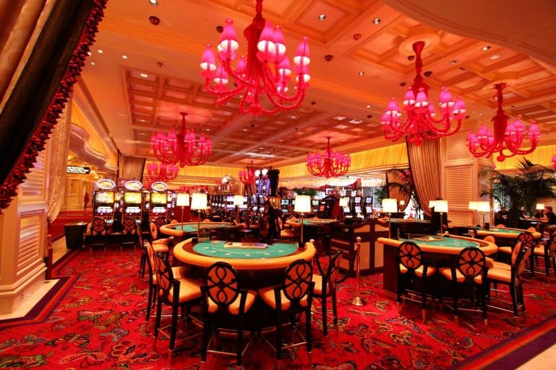 Slot Makinelerinin Gizli Dünyası: Temalar ve Riskler